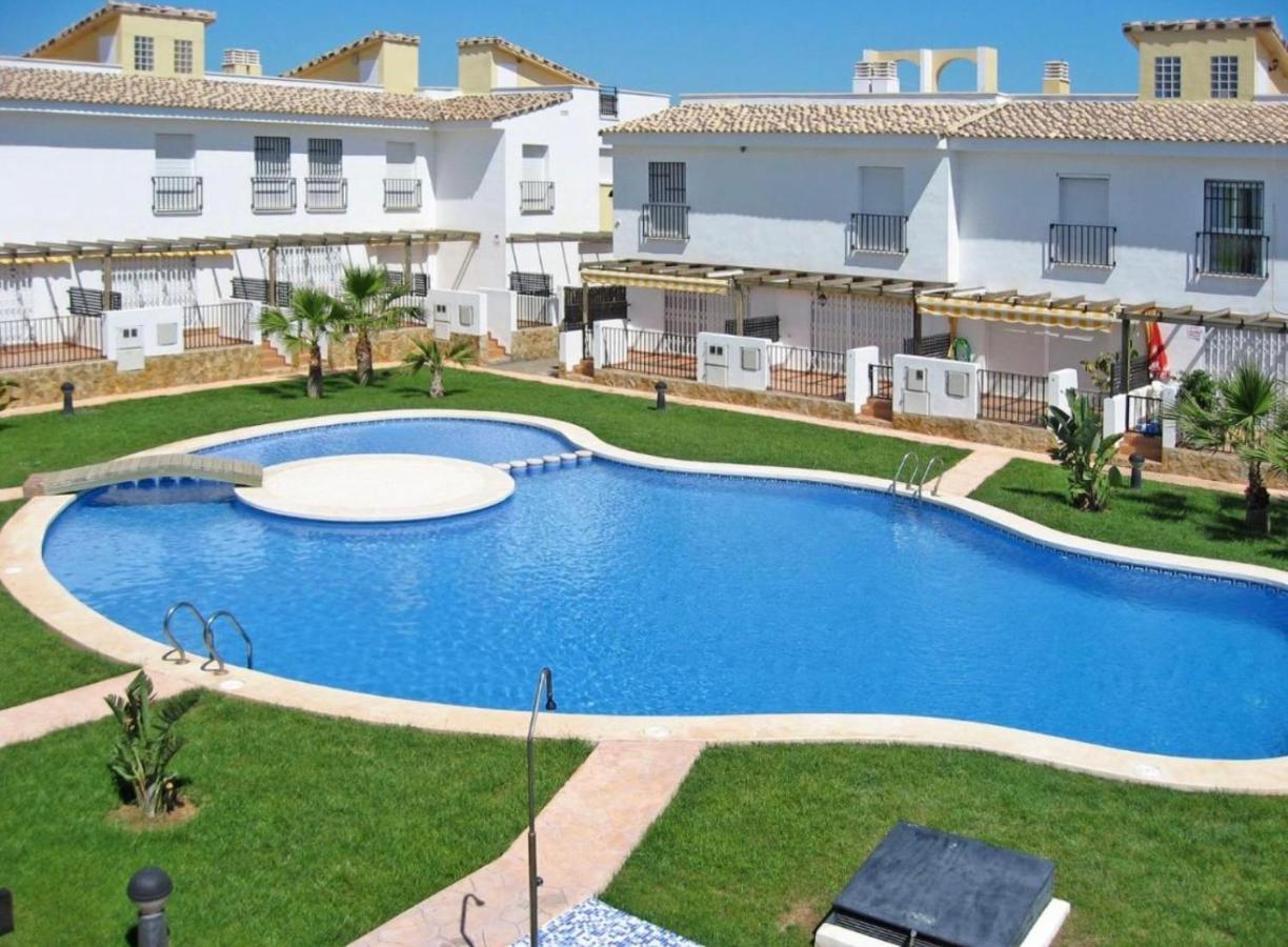 Casa Adosada Con Piscina Y Dos Terrazas Alcoceber Bagian luar foto